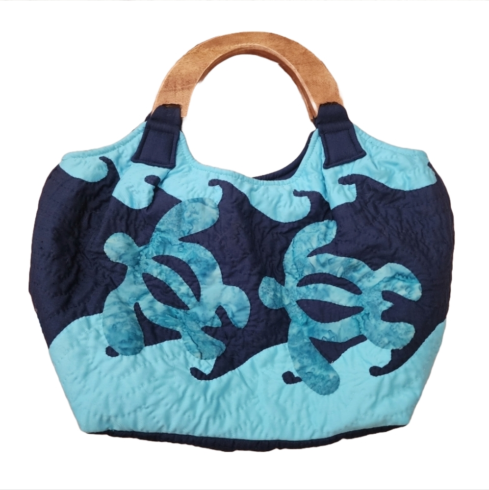 Hawaiian quilted Nohea Bag blue dyed turtles wood handles
